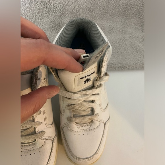 Sketchers light up shoes, kids - Picture 5 of 14